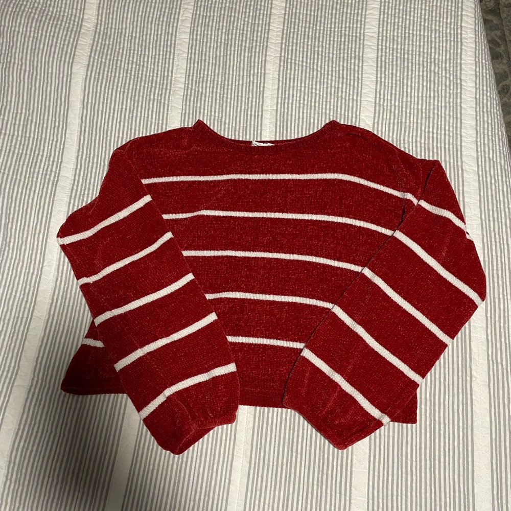 Red cropped boutique sweater!